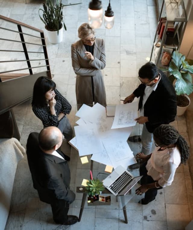 Negocios y Emprendimiento - Imagen 1